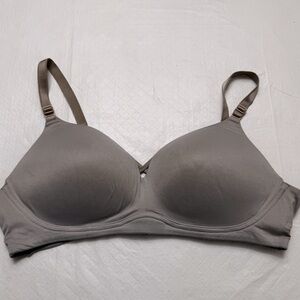 Torrid‎ curve cream wireless bra size 42 C